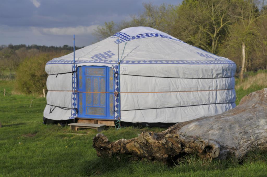 Yourte Roulotte Et Gite De La Laita Clohars-Carnoet Exterior photo
